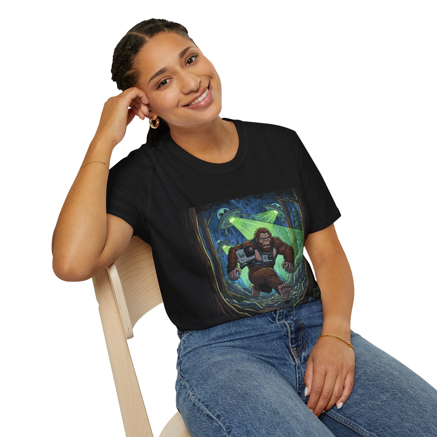 Alien Bigfoot T-Shirt, Unisex Graphic Tee, Humor Shirt, Quirky Gift for Friends, Casual Everyday Wear, Perfect for Parties