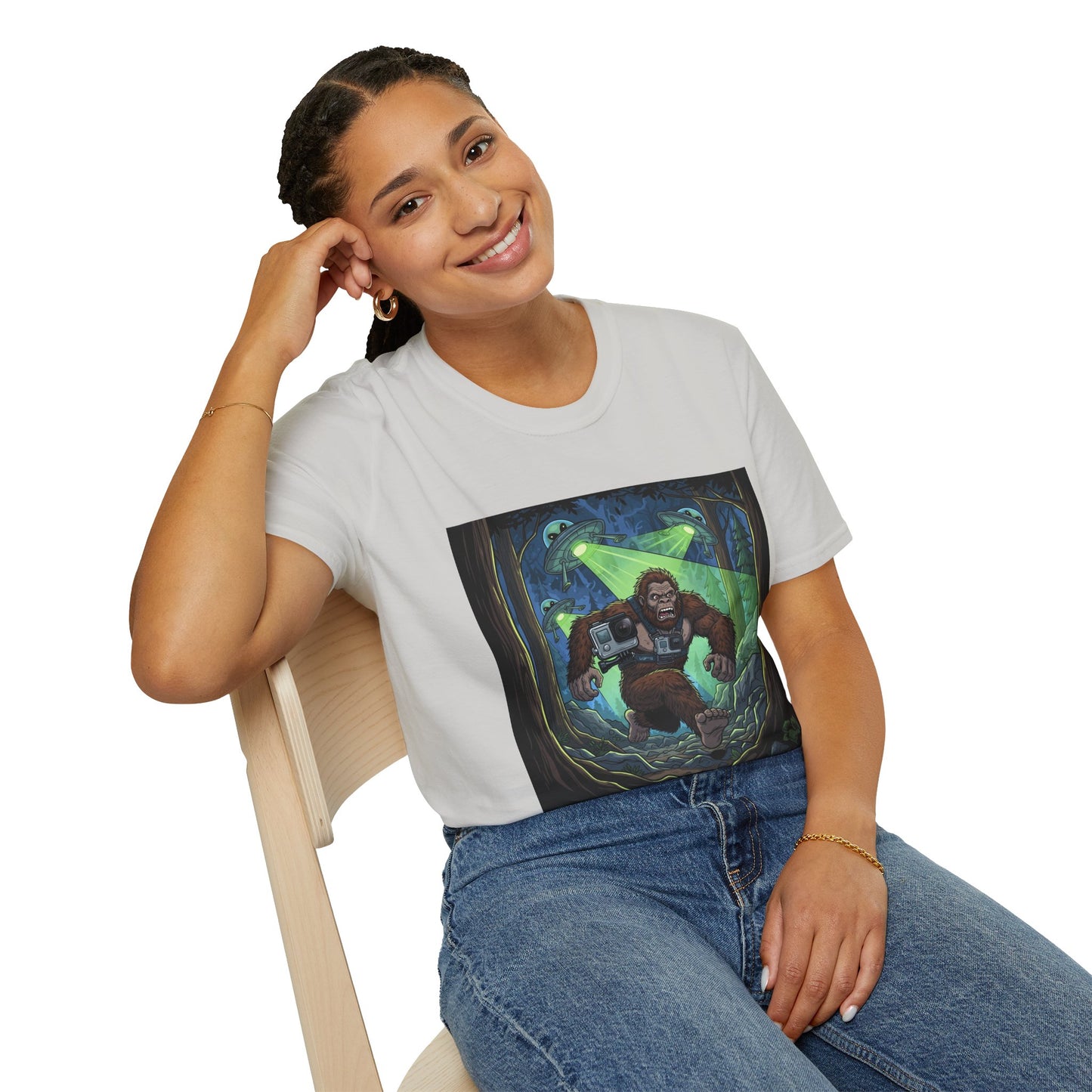 Alien Bigfoot T-Shirt, Unisex Graphic Tee, Humor Shirt, Quirky Gift for Friends, Casual Everyday Wear, Perfect for Parties