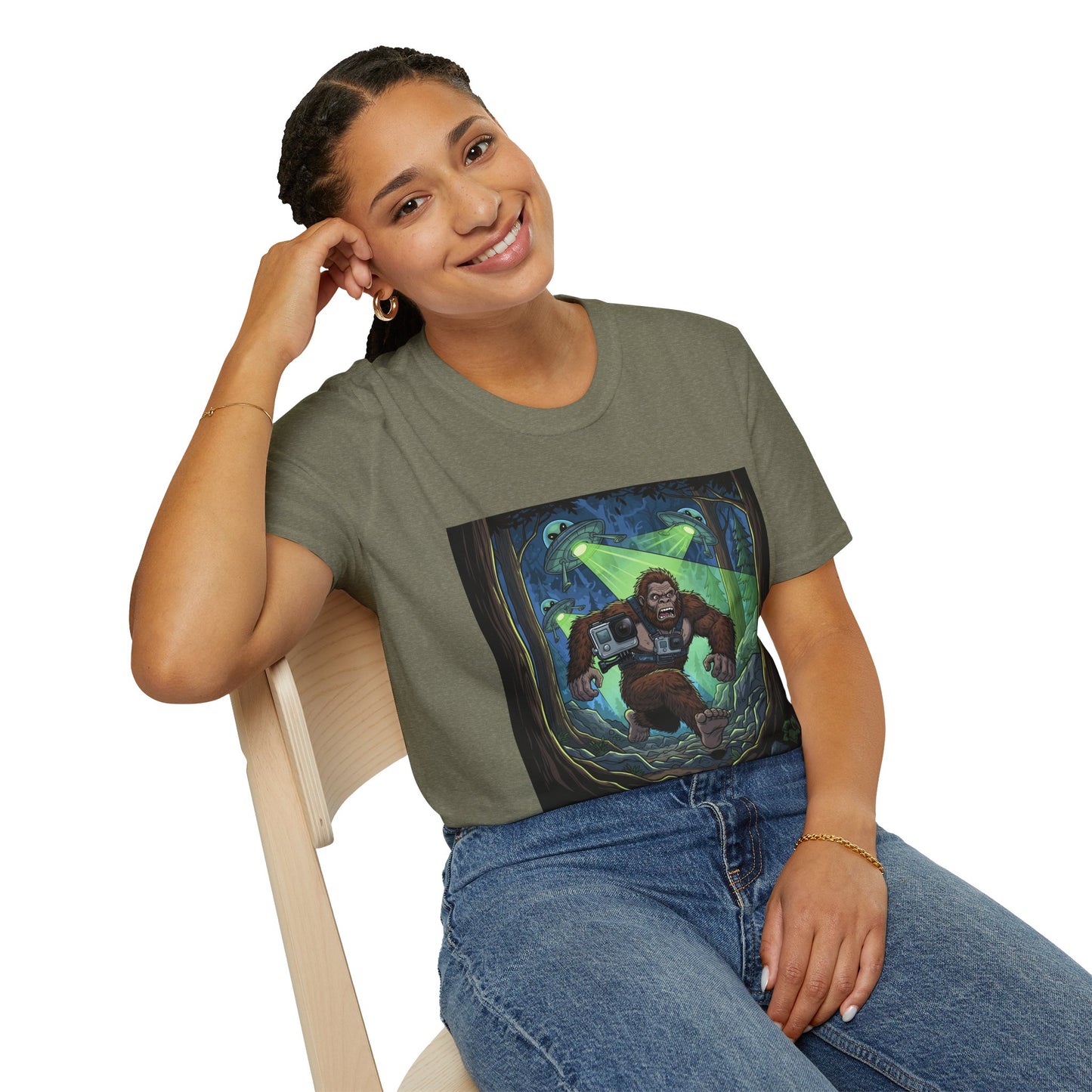 Alien Bigfoot T-Shirt, Unisex Graphic Tee, Humor Shirt, Quirky Gift for Friends, Casual Everyday Wear, Perfect for Parties