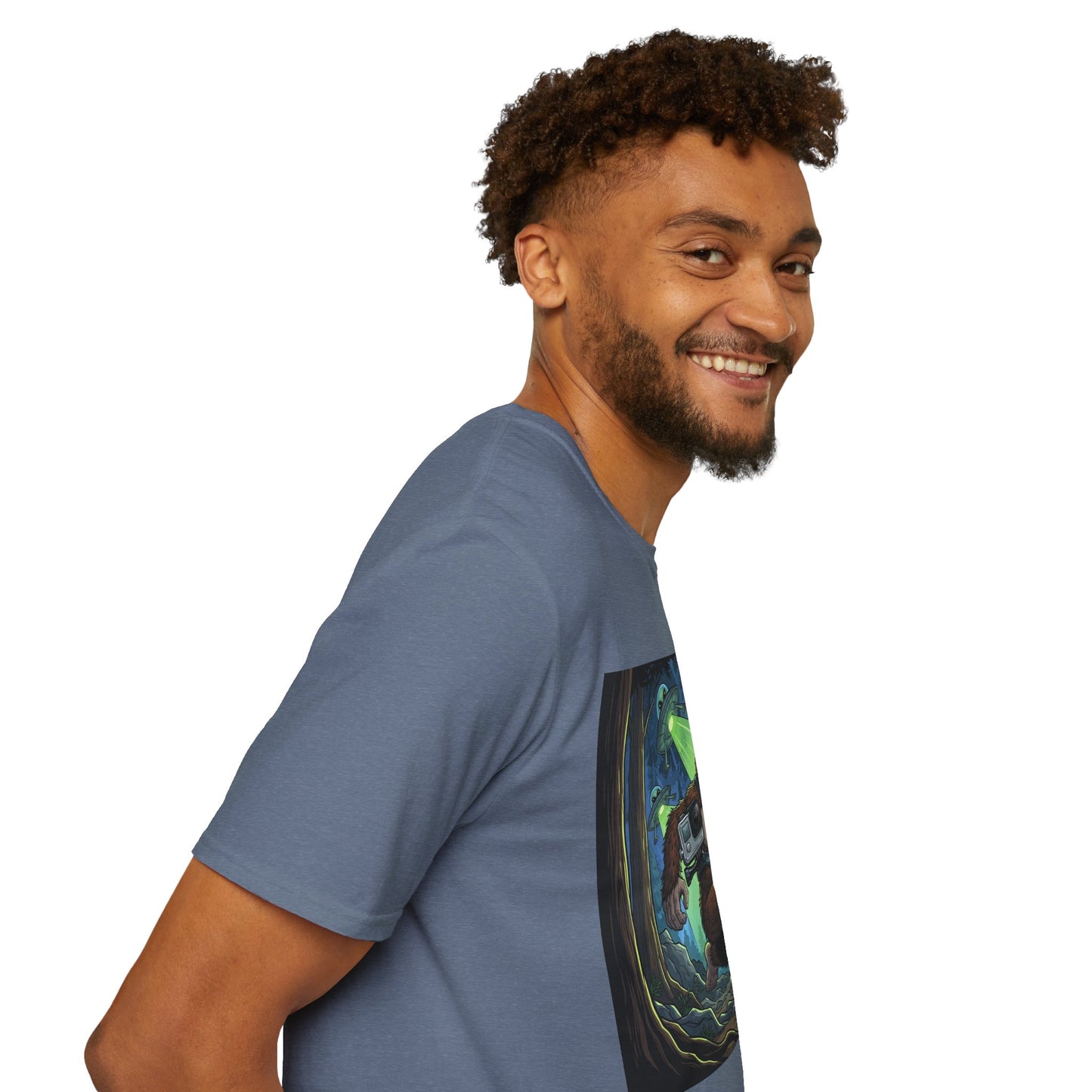 Alien Bigfoot T-Shirt, Unisex Graphic Tee, Humor Shirt, Quirky Gift for Friends, Casual Everyday Wear, Perfect for Parties